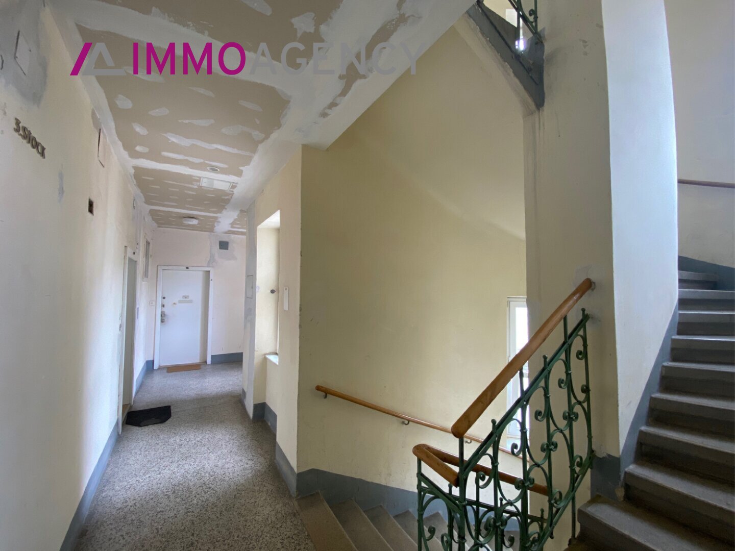 ATTRAKTIVE ANLAGE! 5 ZIMMER - STUDENTEN WG!