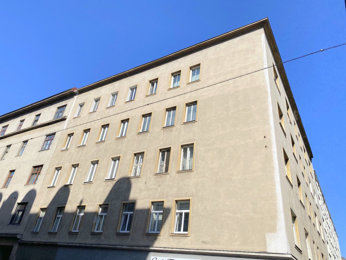 ATTRAKTIVE ANLAGE! 5 ZIMMER - STUDENTEN WG!