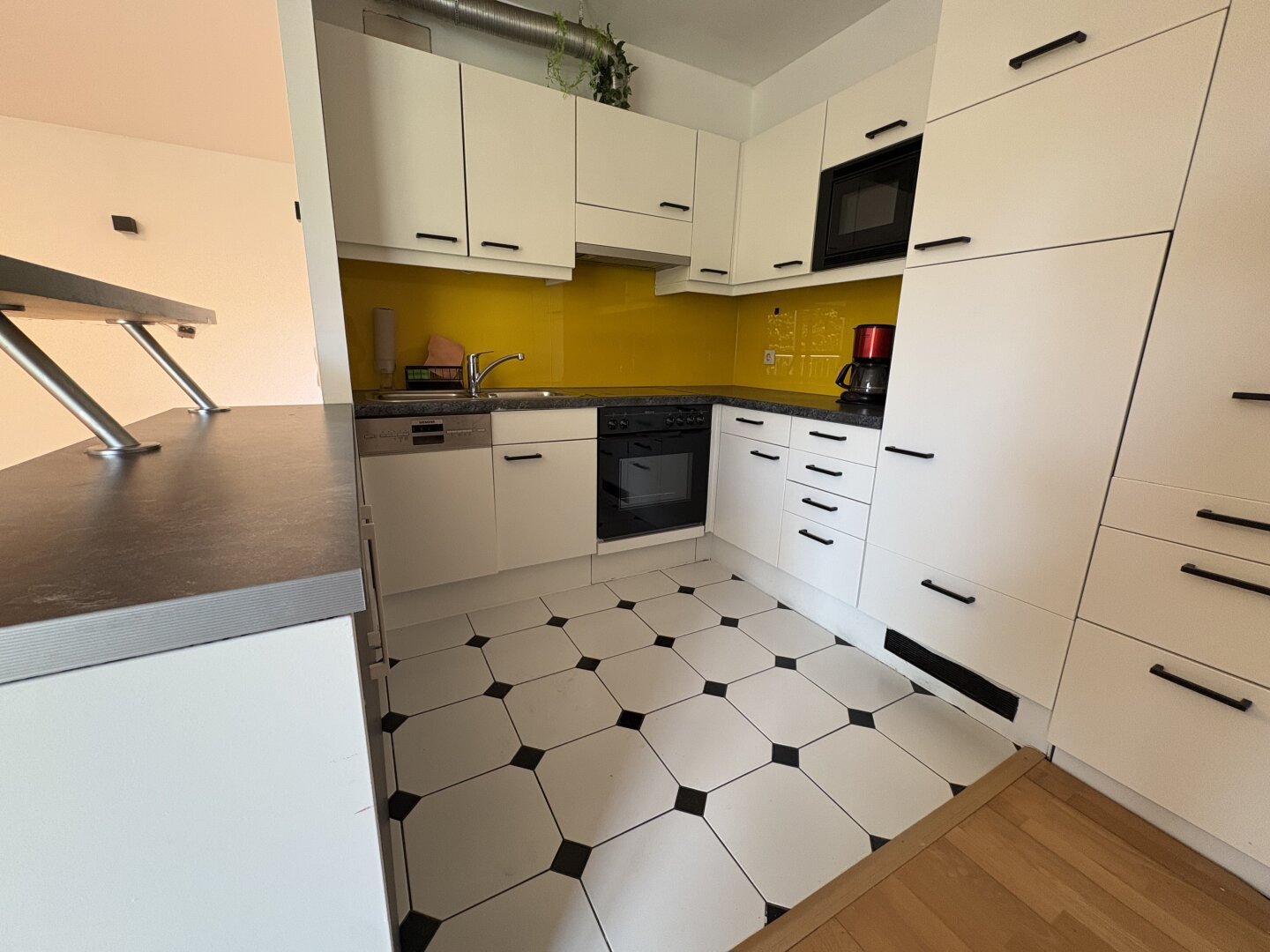 Helle 2-Zimmer-Wohnung in 1140 Wien – Ruhig gelegen & Top angebunden