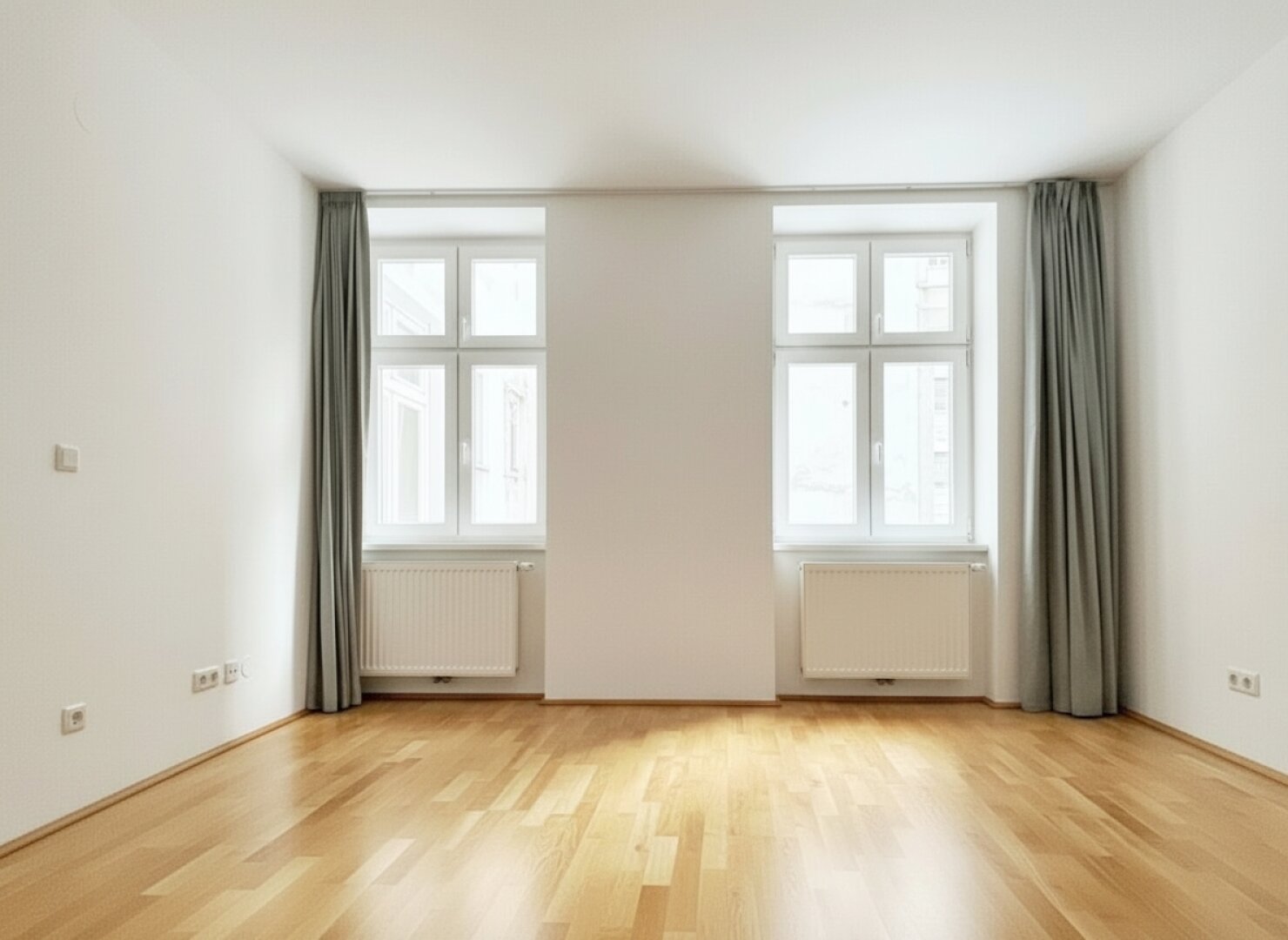 GROSSZÜGIGER ALTBAU BEIM SERVITENVIERTEL!
