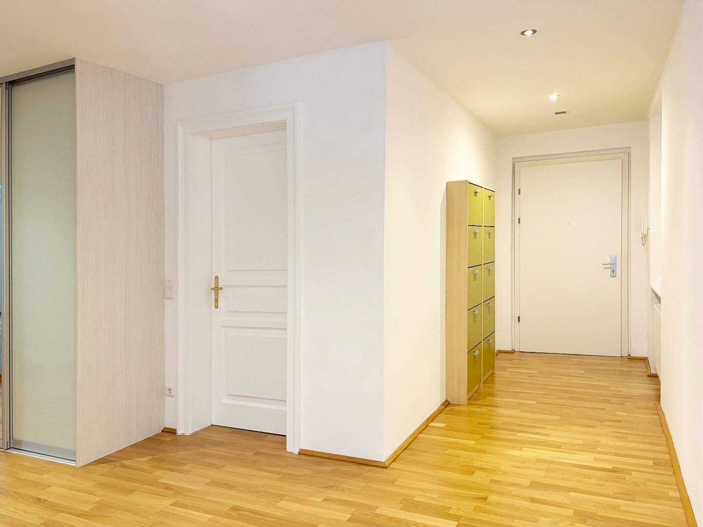 GROSSZÜGIGER ALTBAU BEIM SERVITENVIERTEL!