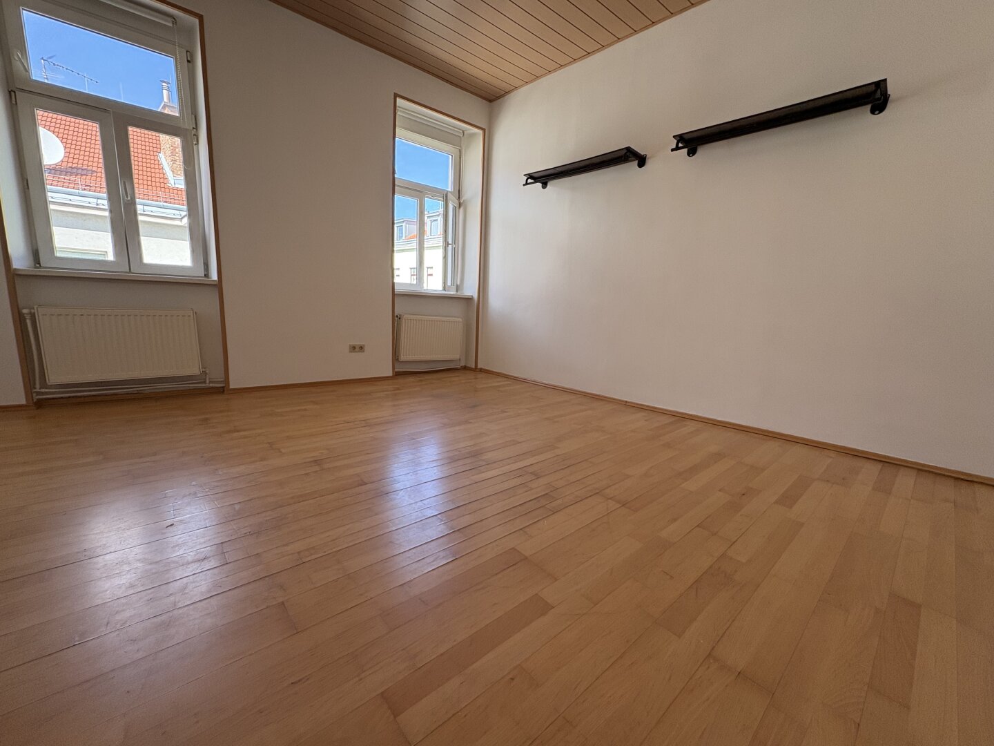 Anleger aufgepasst! Kompakte Altbauwohnung in ruhiger Seitenstraße mit hervorragender Infrastruktur