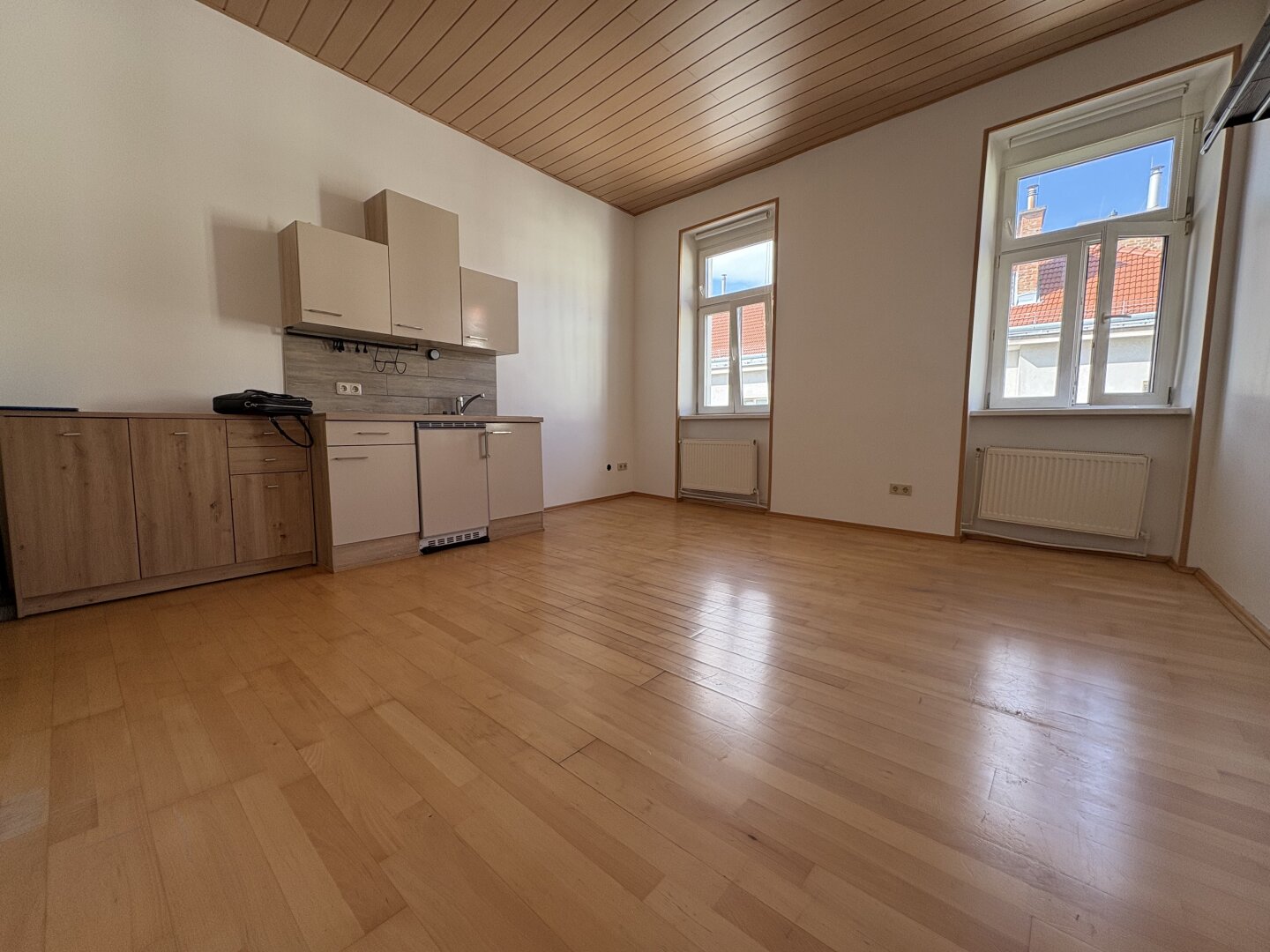 Anleger aufgepasst! Kompakte Altbauwohnung in ruhiger Seitenstraße mit hervorragender Infrastruktur