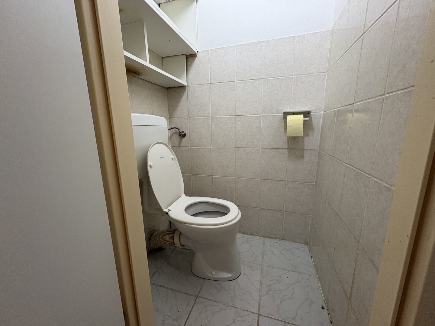Anleger aufgepasst! Kompakte Altbauwohnung in ruhiger Seitenstraße mit hervorragender Infrastruktur