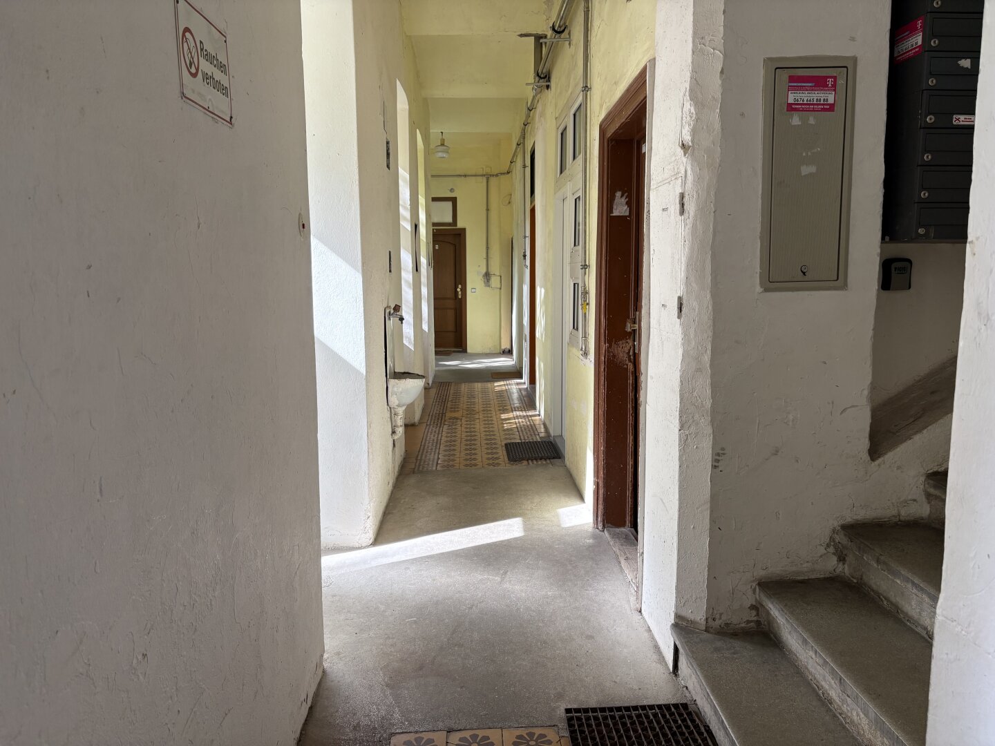 Anleger aufgepasst! Kompakte Altbauwohnung in ruhiger Seitenstraße mit hervorragender Infrastruktur