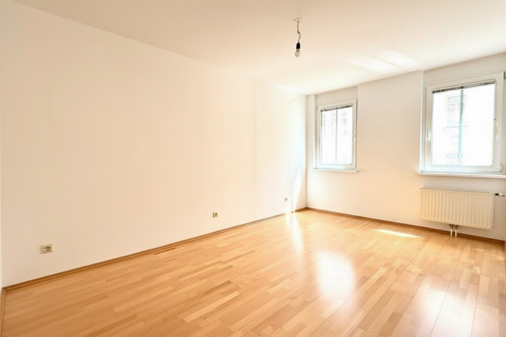 Modernes Wohnen im 5. Bezirk: 2 Zimmer, Top-Infrastruktur + Garagenplatz