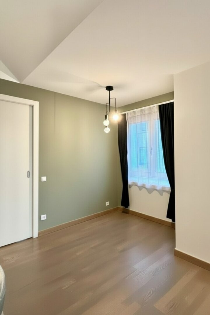 Alles auf einer Ebene: Außergewöhnliche Dachgeschoßwohnung mit Terrassen in Hofruhelage
