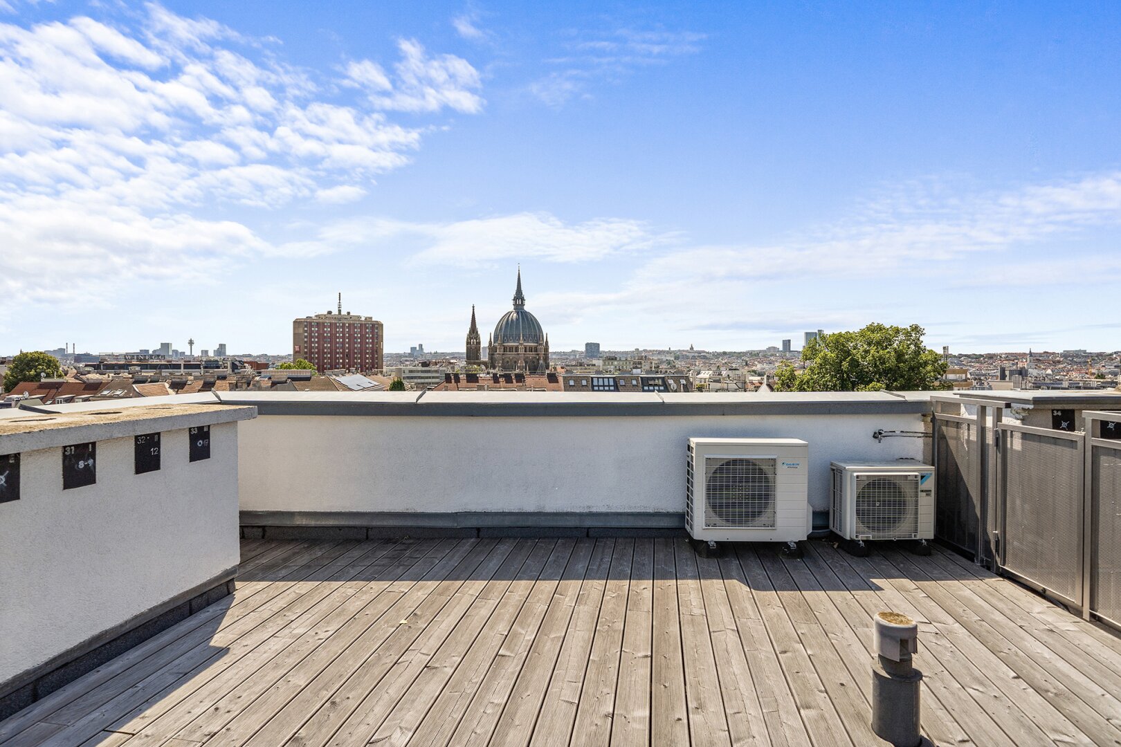 Exklusive Dachgeschoss-Maisonette mit 2 Terrassen & 360° Panoramablick