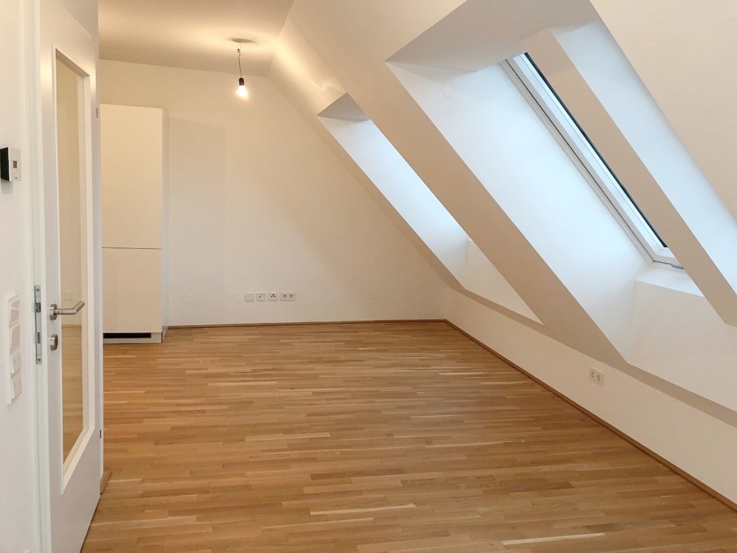 Klimatisierte 2-Zimmer-Dachgeschosswohnung!