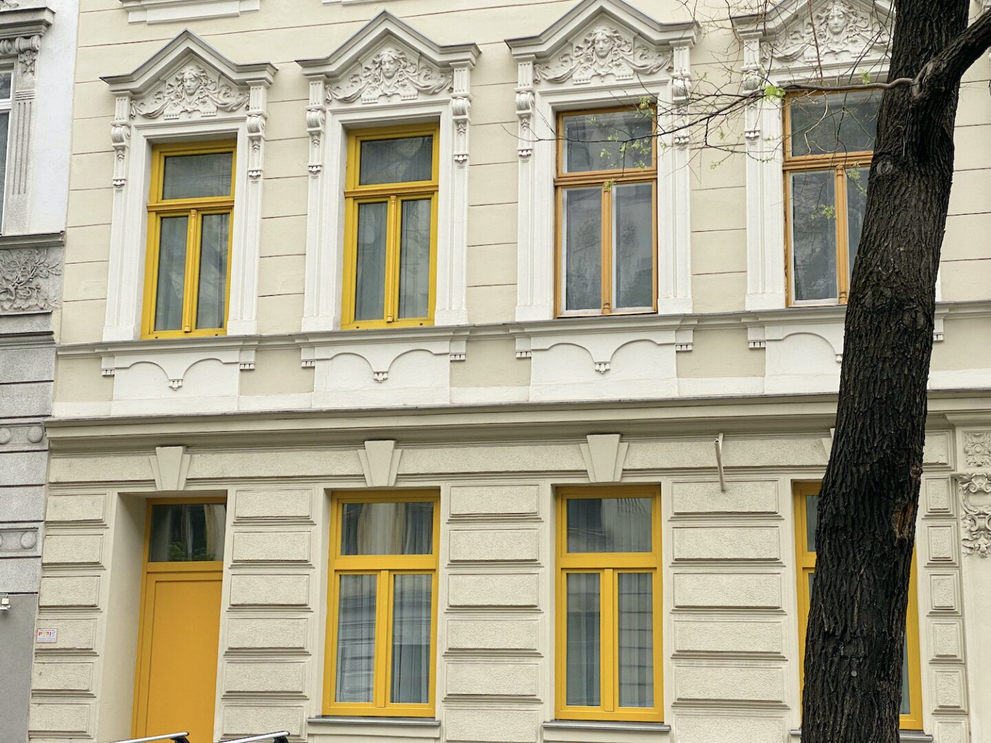 DOPPELPACK! 2 APARTMENTS, hochwertig SANIERT, U6 NÄHE!