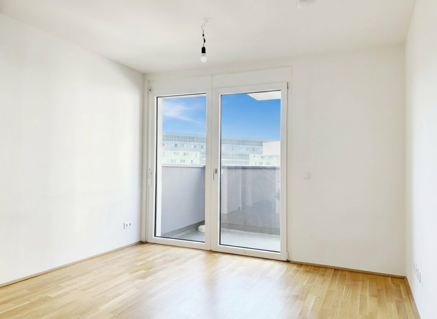 KOMPAKTE SONNIGE WOHNUNG MIT WEST-BALKON - SUPER ANBINDUNG