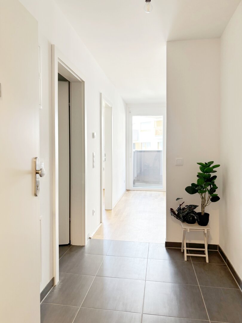 KOMPAKTE SONNIGE WOHNUNG MIT WEST-BALKON - SUPER ANBINDUNG
