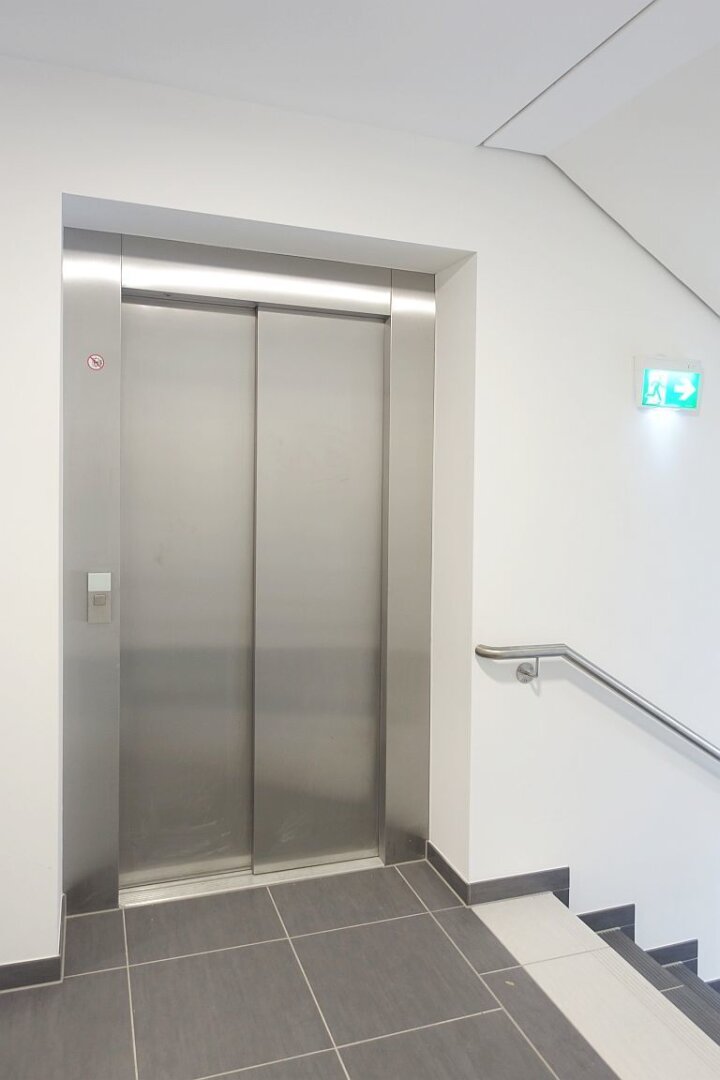 KOMPAKTE SONNIGE WOHNUNG MIT WEST-BALKON - SUPER ANBINDUNG