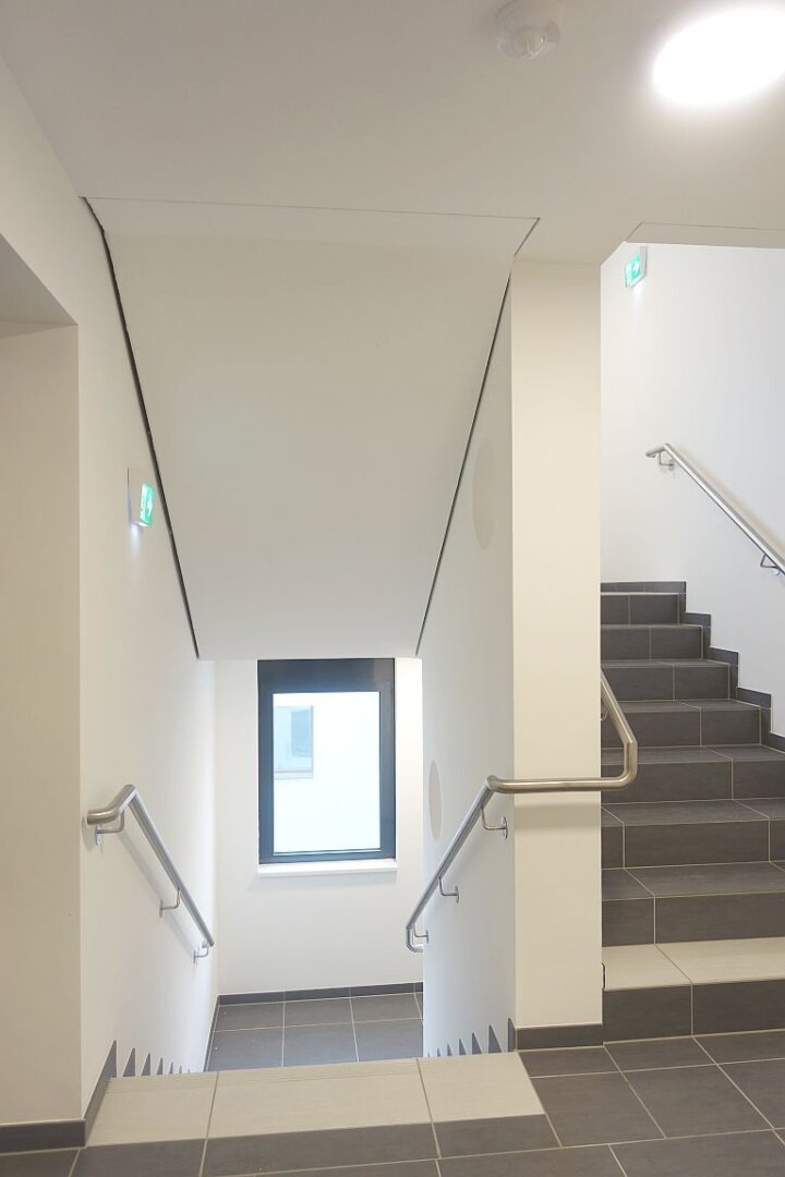 KOMPAKTE SONNIGE WOHNUNG MIT WEST-BALKON - SUPER ANBINDUNG