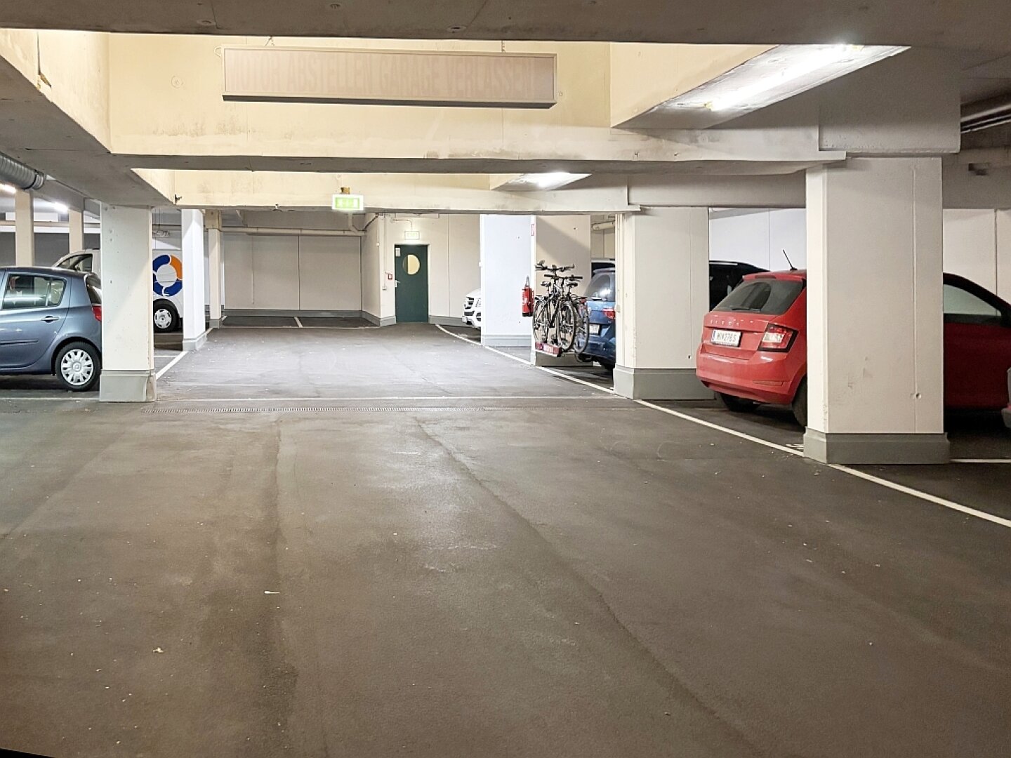 SUPER ANLAGE - ca. 3,540% Rendite - Wohnung und Garagen-Stellplatz - unbefristet vermietet !