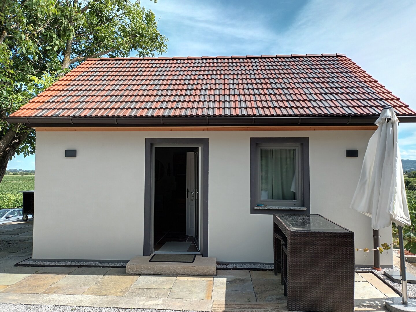 Weinkeller mit Haus