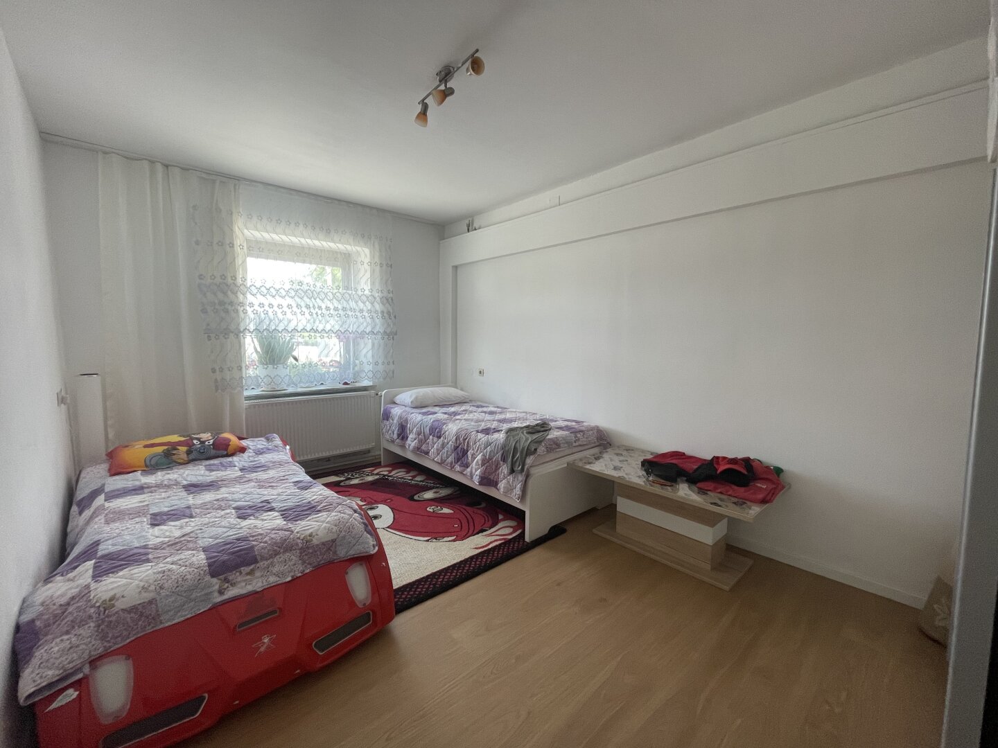 Renoviertes Haus wartet auf SIE - mit uneinsichtigem gepflegten Garten