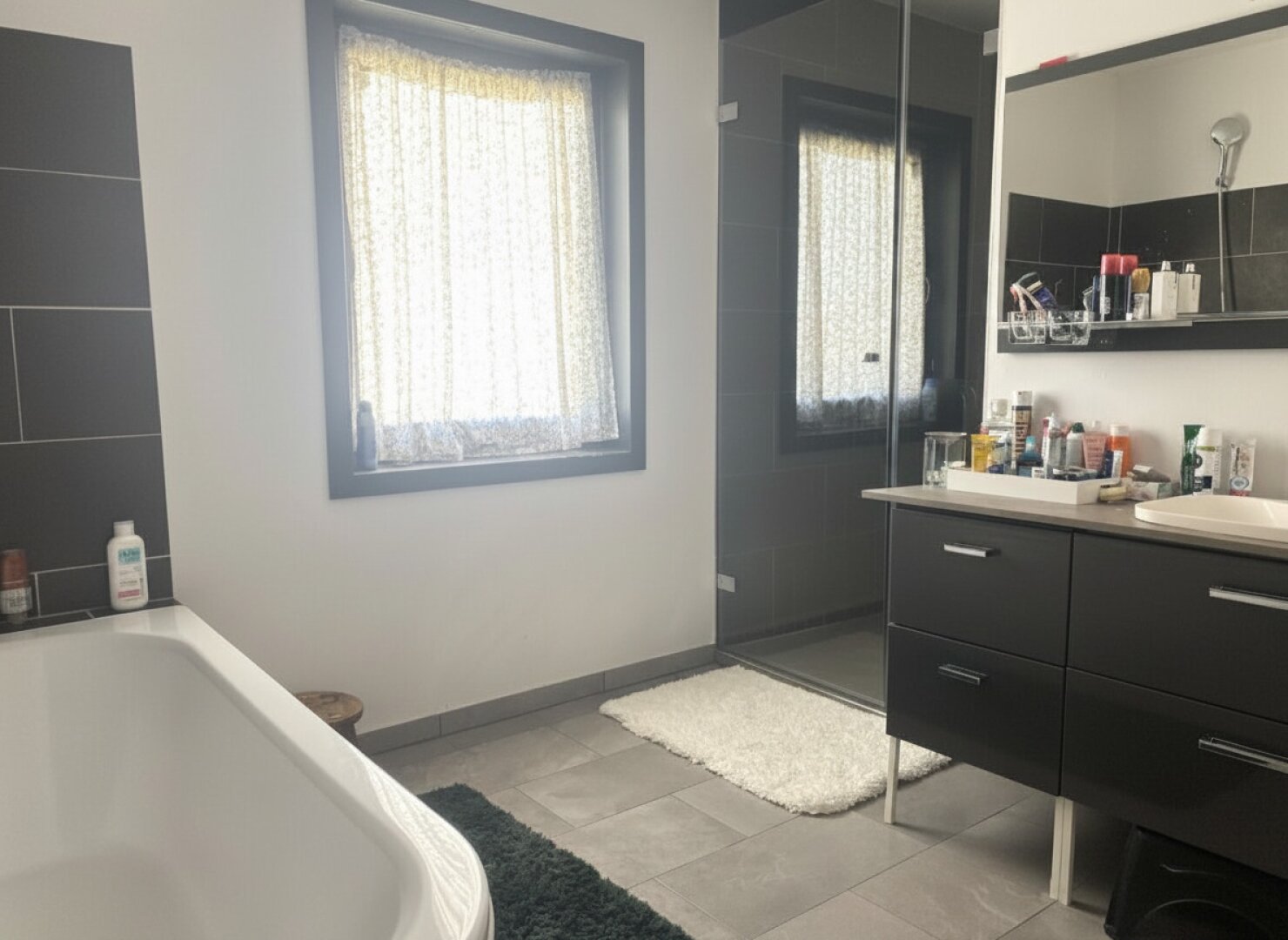 Neuwertiges Einfamilienhaus in Niedersulz, 170m², 4 Zimmer, Garten, Terrasse, Garage!