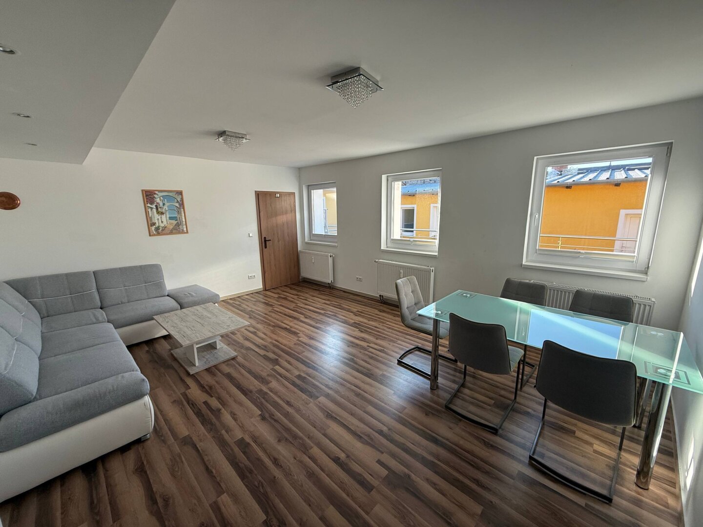 Helle 2-Zimmer-Wohnung mit großer Terrasse – ruhige Lage in Hainburg