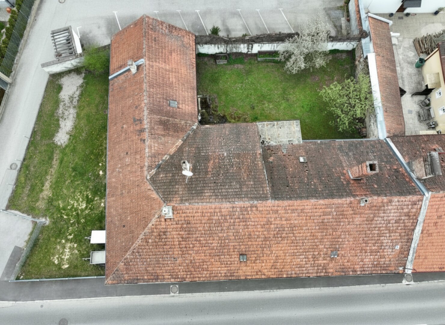 Kaufe jetzt Geschichte! Rarität mit 8 Zimmern in Gaaden zu verkaufen!