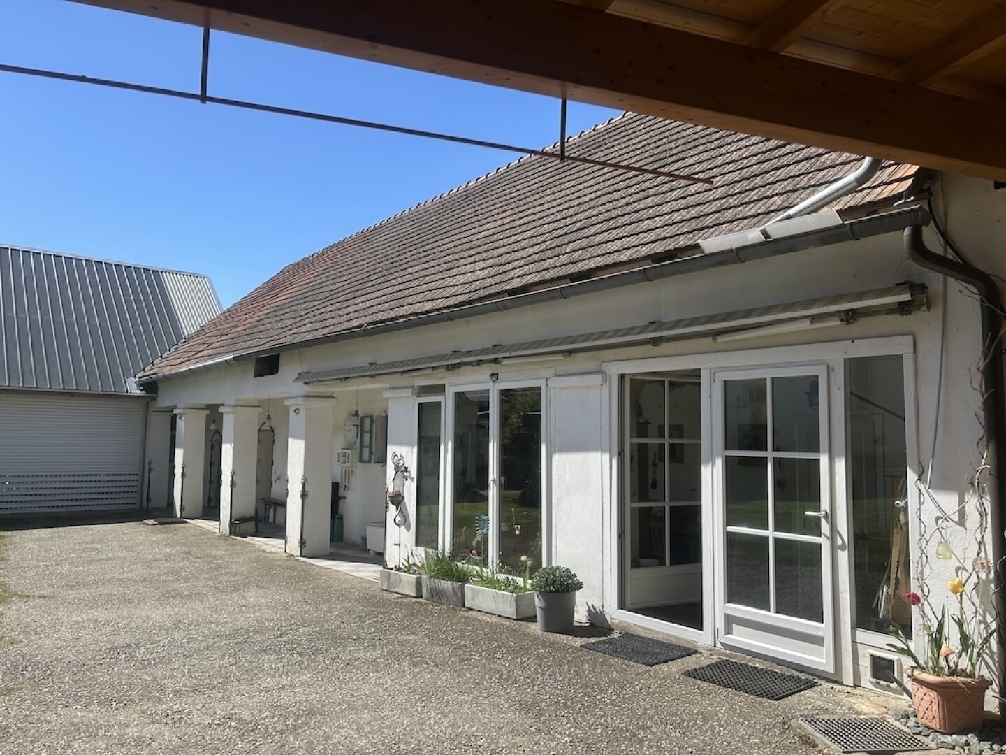Schöner Hof mit 2 Wohneinheiten und sehr viel Platz, ideal zur Selbstversorgung