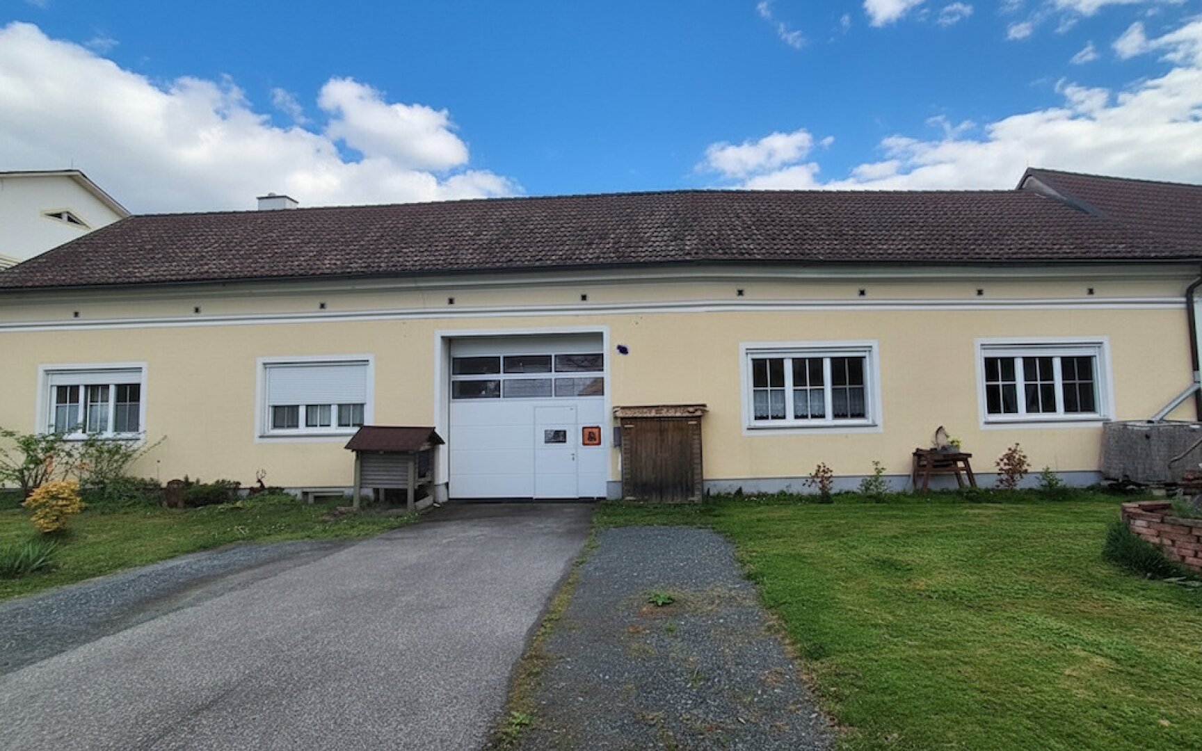 Schöner Hof mit 2 Wohneinheiten und sehr viel Platz, ideal zur Selbstversorgung
