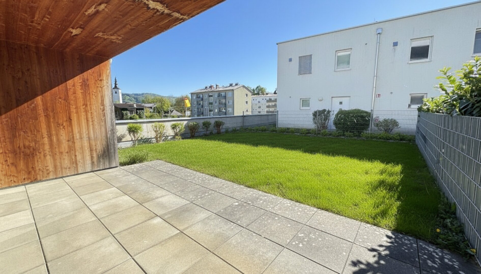 Neuwertige 2-Zi Gartenwohnung mit Terrasse & Garage in Seewalchen am Attersee, 50m²,
