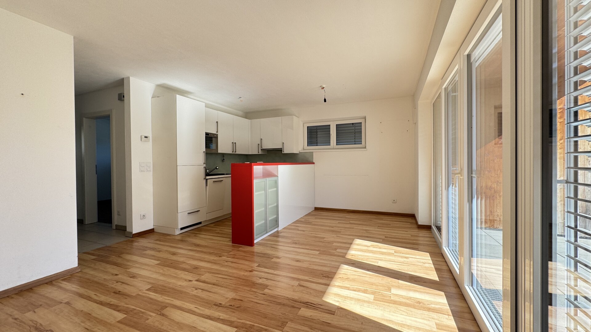 Neuwertige 2-Zi Gartenwohnung mit Terrasse & Garage in Seewalchen am Attersee, 50m²,