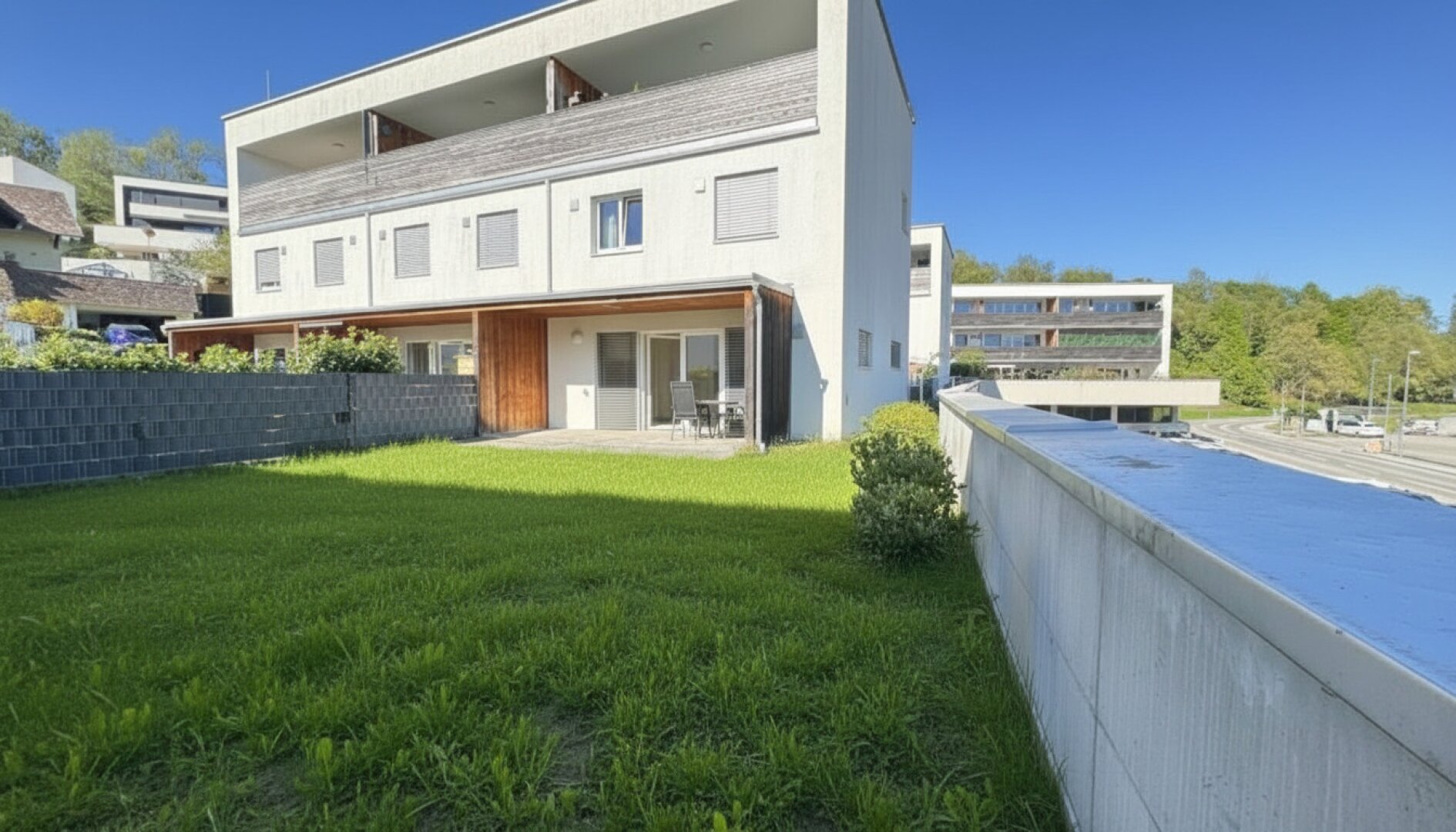 Neuwertige 2-Zi Gartenwohnung mit Terrasse & Garage in Seewalchen am Attersee, 50m²,