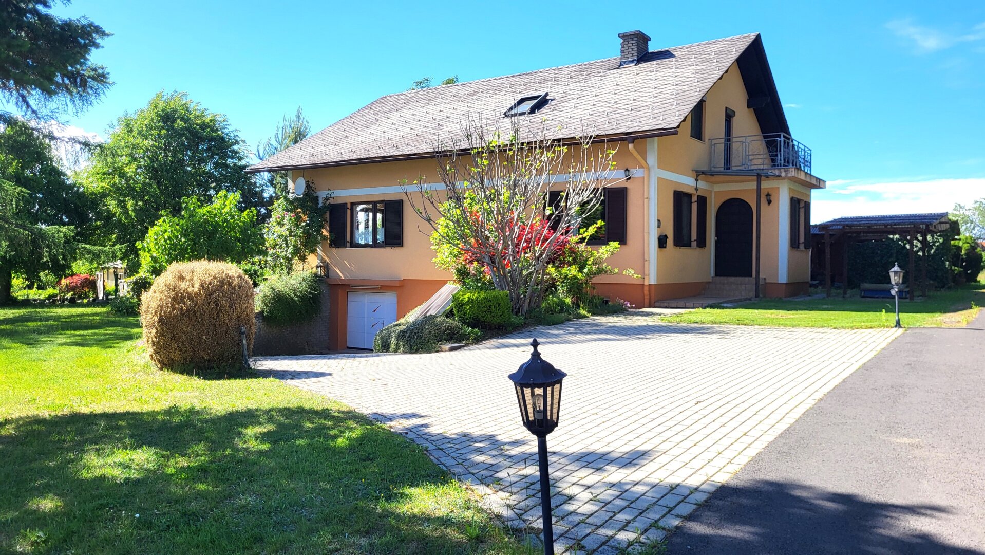 Zwischen Waldrand, Baumhaus und Abendsonne – ein Zuhause mit Seele