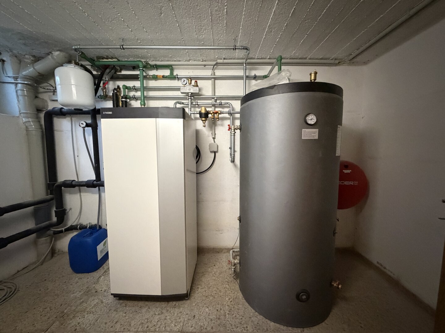 Einfamilienhaus mit großem Garten und begonnenen Modernisierungsmaßnahmen