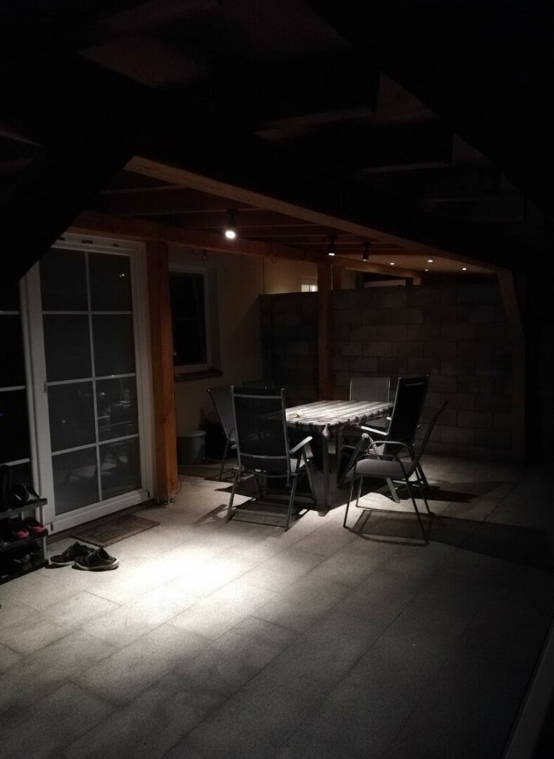 Terrasse in Abenddämmerung