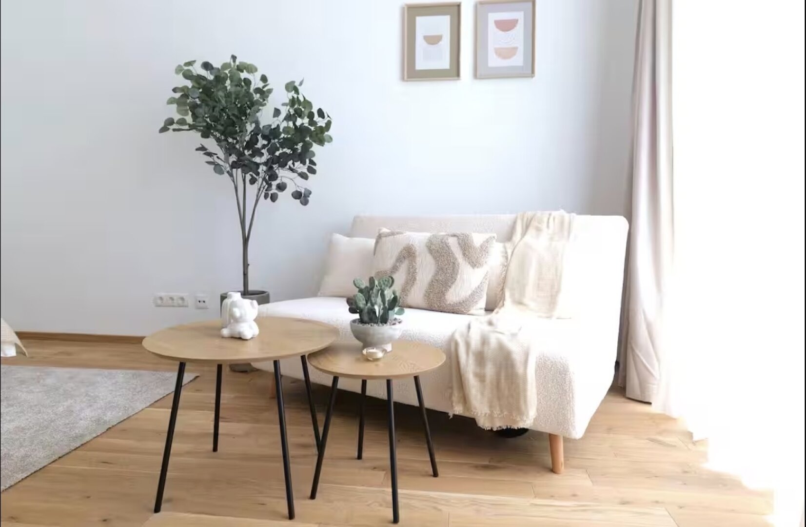 Einzigartiges Serviced Apartment mit Balkon! Nähe Rathaus! Knapp 8% Rendite!