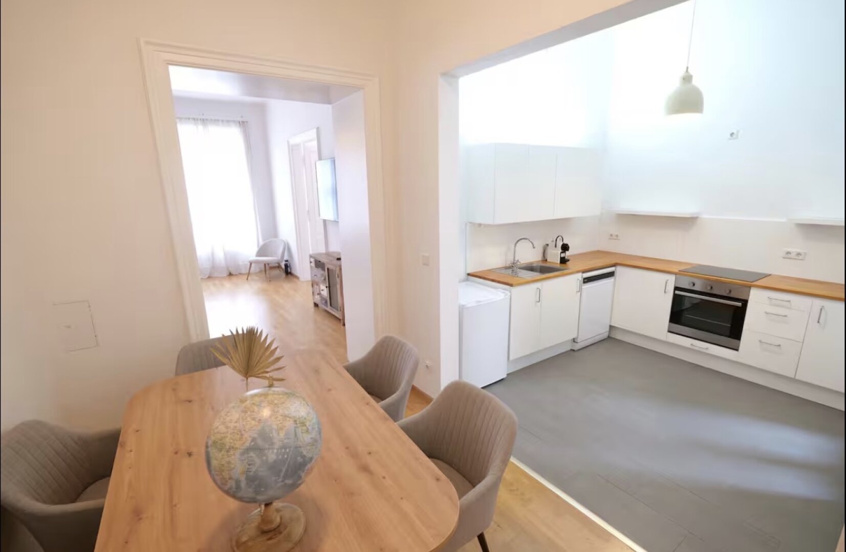 Schöne 3-Zimmer Wohnung mit Balkon - vollsaniert und top gelegen!