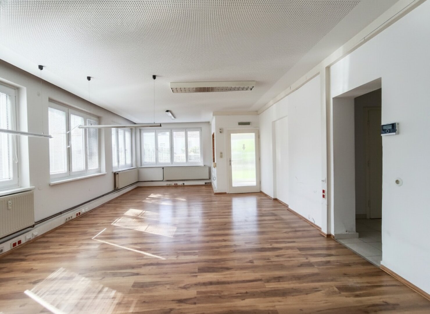Viel Platz und noch mehr Möglichkeiten, Gewerbeobjekt im Bauen-Kernzone-Gebiet