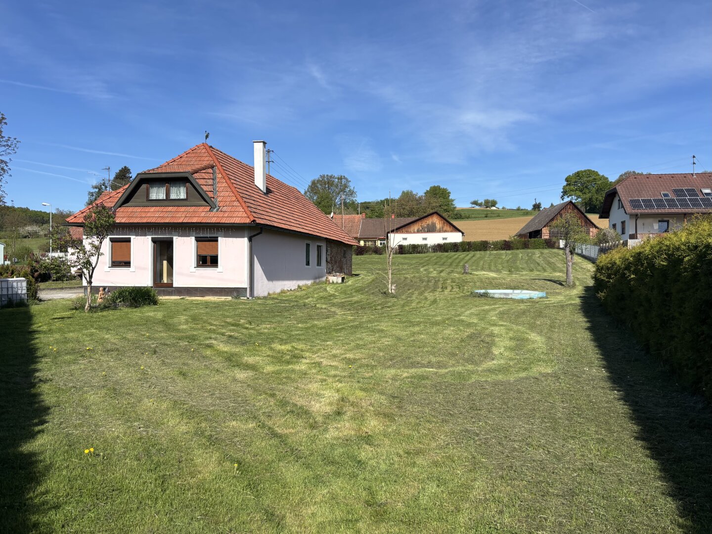 .. READY FOR UPDATE .. Neustift bei GS !!  Landhaus in netter Dorflage mit beschaulichem Garten - ca. 7.200m 2 Wald inklusive !!