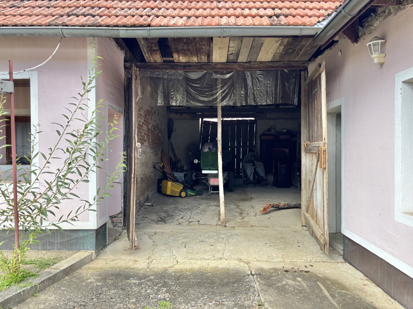 .. READY FOR UPDATE .. Neustift bei GS !!  Landhaus in netter Dorflage mit beschaulichem Garten - ca. 7.200m 2 Wald inklusive !!