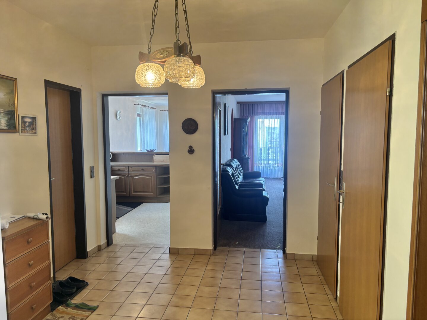 ** ORIGINAL, RUSTIKAL, WOHNLICH **  Strem !! Gepflegtes Wohnhaus in zentraler Ortslage mit Nebengebäuden und ansprechendem Grundstück mit ca. 4.300 m2 !!