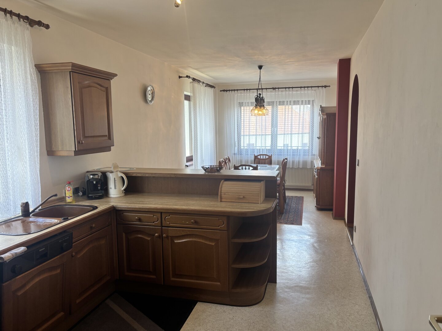 ** ORIGINAL, RUSTIKAL, WOHNLICH **  Strem !! Gepflegtes Wohnhaus in zentraler Ortslage mit Nebengebäuden und ansprechendem Grundstück mit ca. 4.300 m2 !!