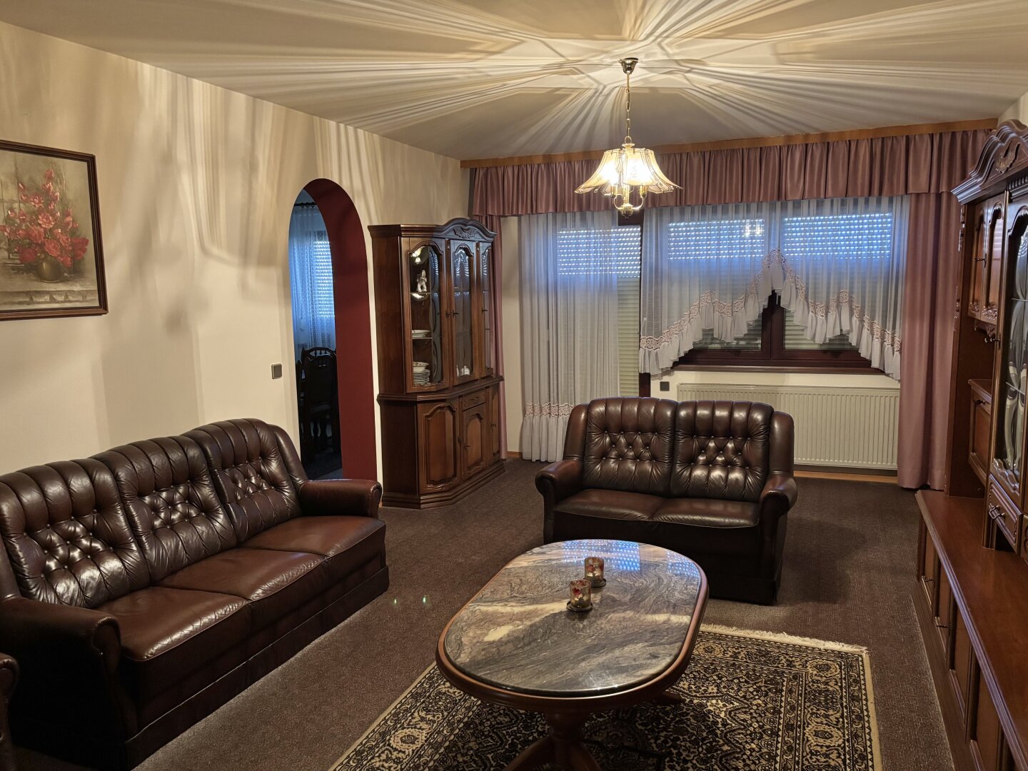 ** ORIGINAL, RUSTIKAL, WOHNLICH **  Strem !! Gepflegtes Wohnhaus in zentraler Ortslage mit Nebengebäuden und ansprechendem Grundstück mit ca. 4.300 m2 !!