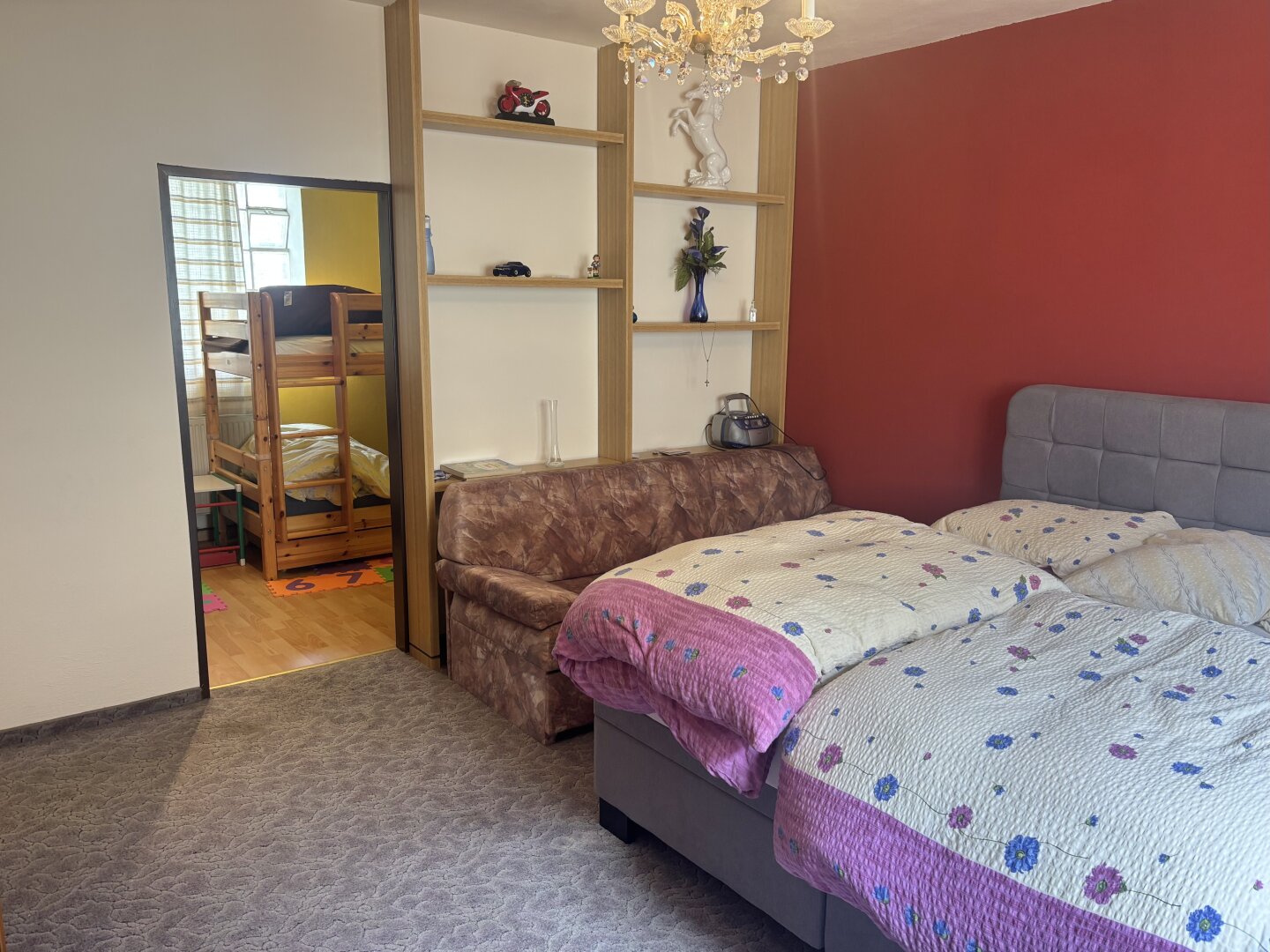 ** ORIGINAL, RUSTIKAL, WOHNLICH **  Strem !! Gepflegtes Wohnhaus in zentraler Ortslage mit Nebengebäuden und ansprechendem Grundstück mit ca. 4.300 m2 !!