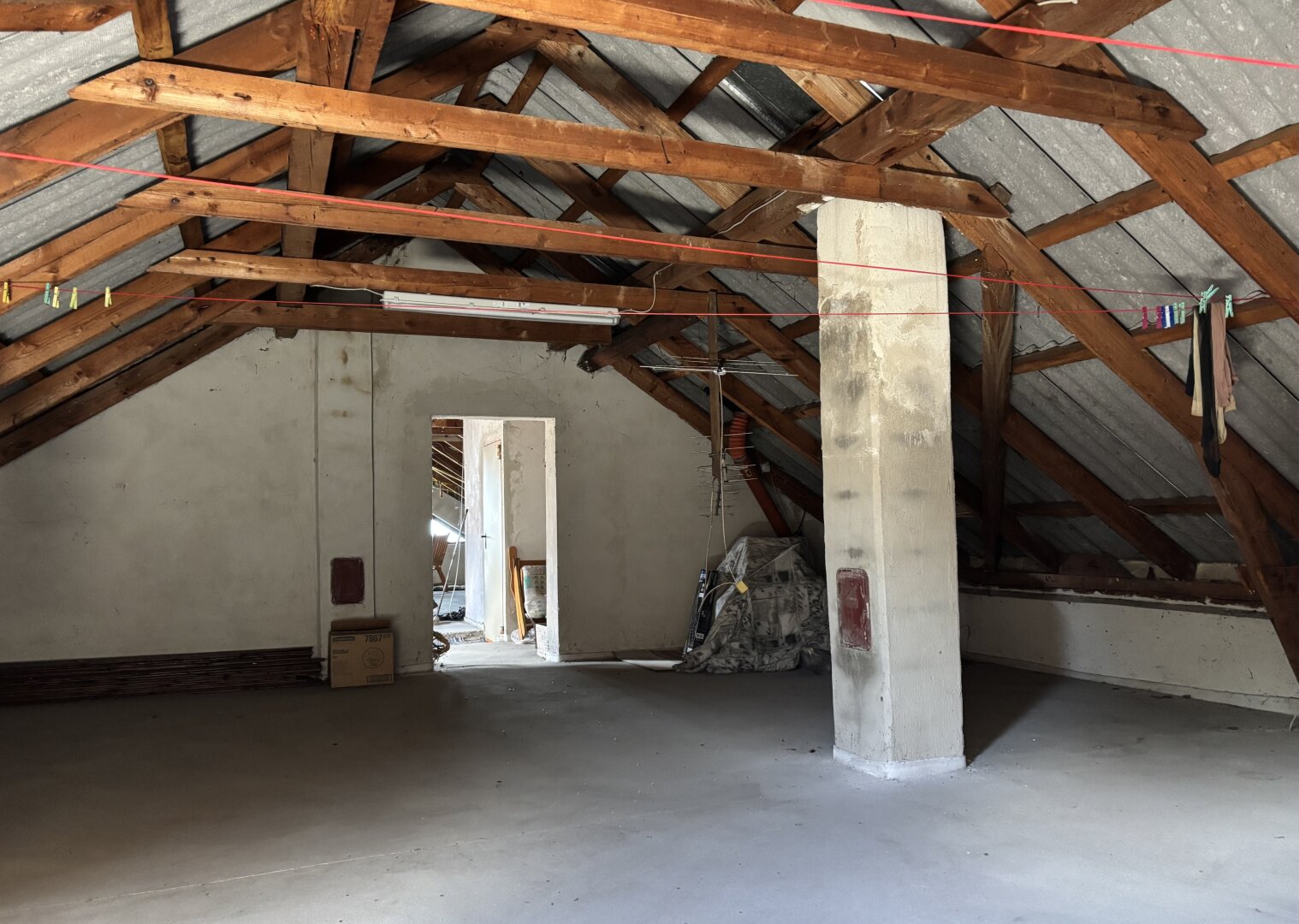 ** ORIGINAL, RUSTIKAL, WOHNLICH **  Strem !! Gepflegtes Wohnhaus in zentraler Ortslage mit Nebengebäuden und ansprechendem Grundstück mit ca. 4.300 m2 !!