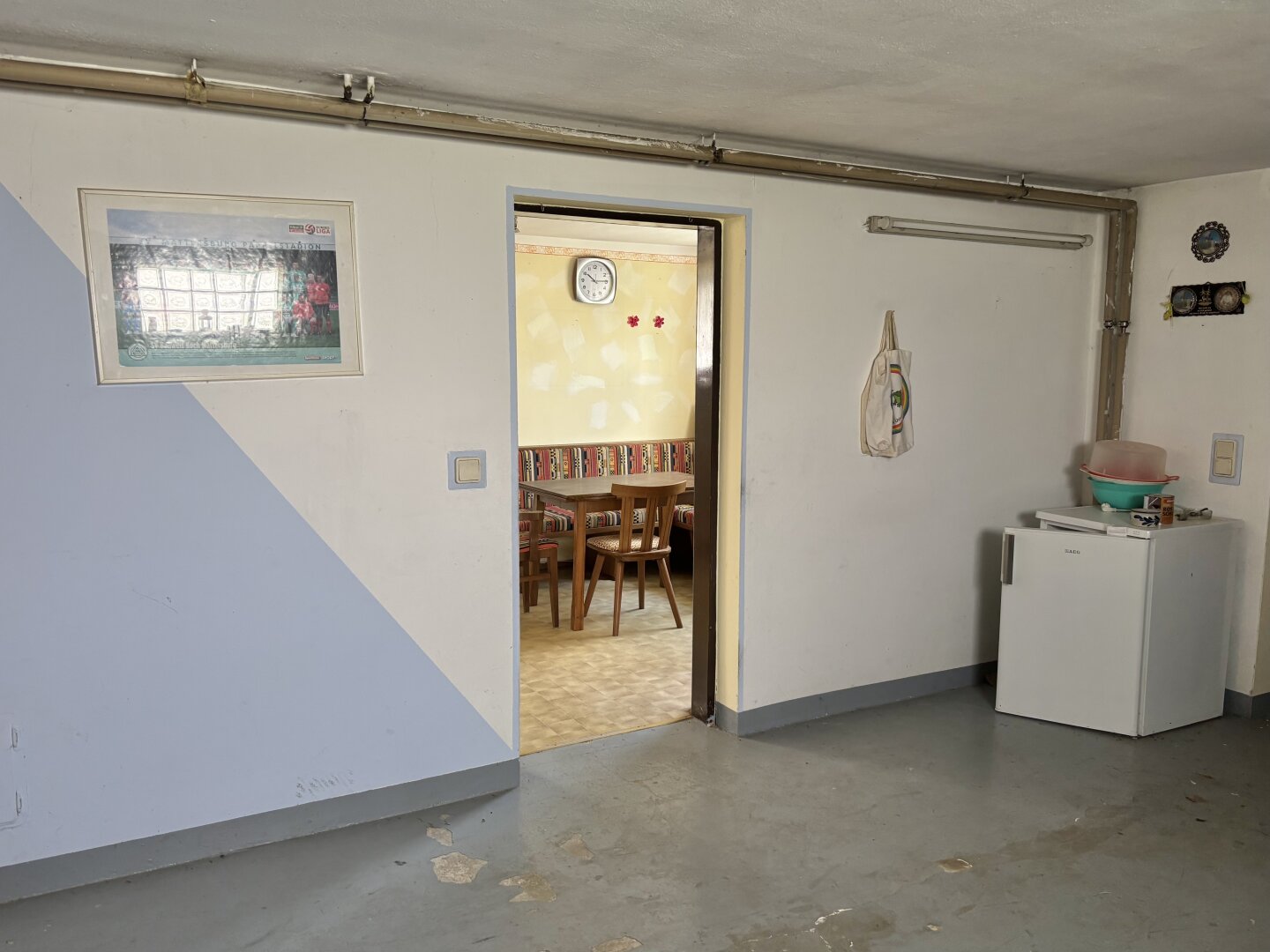 ** ORIGINAL, RUSTIKAL, WOHNLICH **  Strem !! Gepflegtes Wohnhaus in zentraler Ortslage mit Nebengebäuden und ansprechendem Grundstück mit ca. 4.300 m2 !!