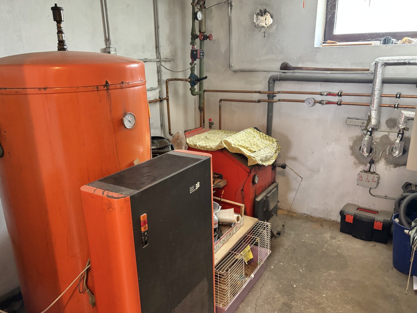 ** ORIGINAL, RUSTIKAL, WOHNLICH **  Strem !! Gepflegtes Wohnhaus in zentraler Ortslage mit Nebengebäuden und ansprechendem Grundstück mit ca. 4.300 m2 !!