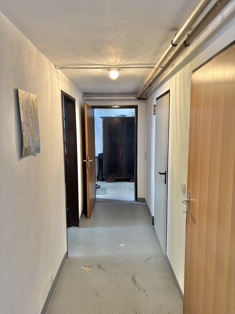 ** ORIGINAL, RUSTIKAL, WOHNLICH **  Strem !! Gepflegtes Wohnhaus in zentraler Ortslage mit Nebengebäuden und ansprechendem Grundstück mit ca. 4.300 m2 !!