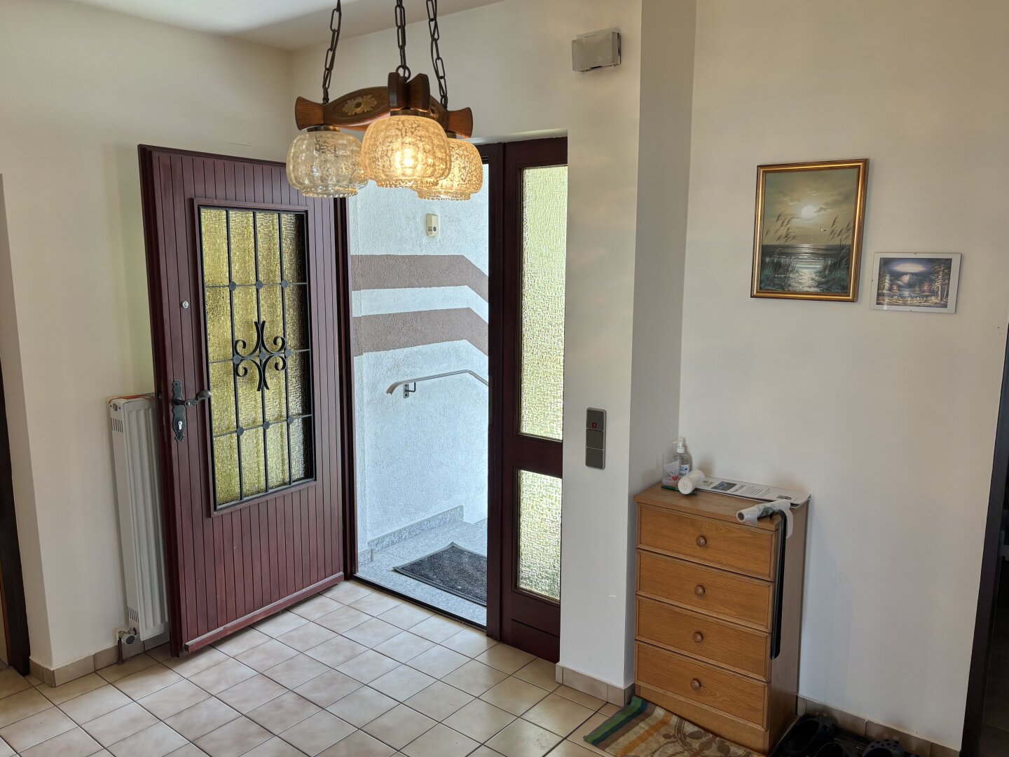 ** ORIGINAL, RUSTIKAL, WOHNLICH **  Strem !! Gepflegtes Wohnhaus in zentraler Ortslage mit Nebengebäuden und ansprechendem Grundstück mit ca. 4.300 m2 !!