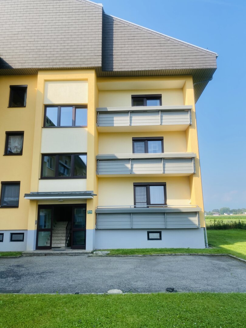 Apfelberg: Helle 2 Zimmer Mietwohnung mit 2 Loggia in ruhiger Lage