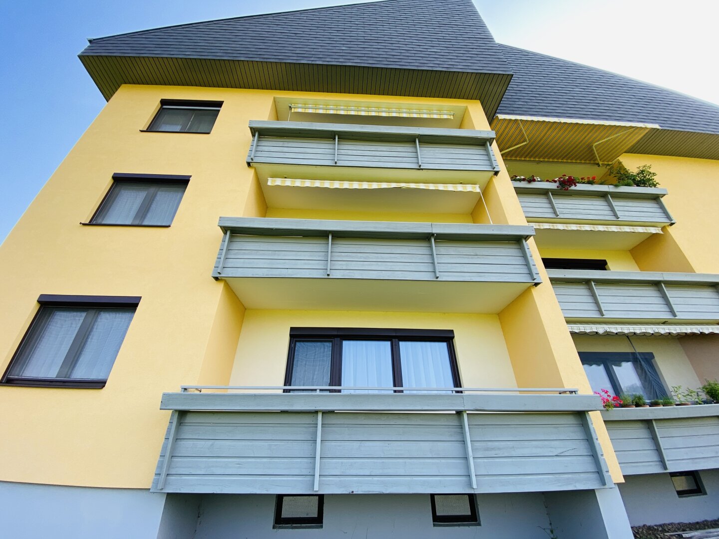 Apfelberg: Helle 2 Zimmer Mietwohnung mit 2 Loggia in ruhiger Lage