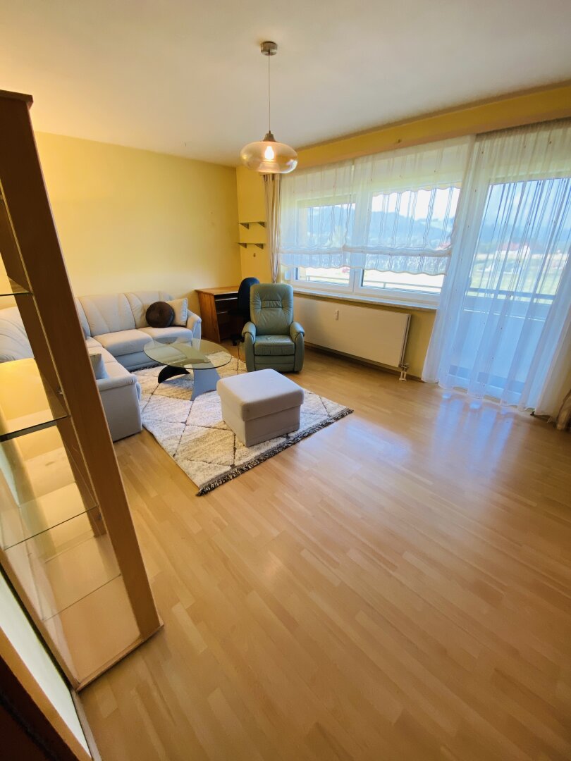 Apfelberg: Helle 2 Zimmer Mietwohnung mit 2 Loggia in ruhiger Lage