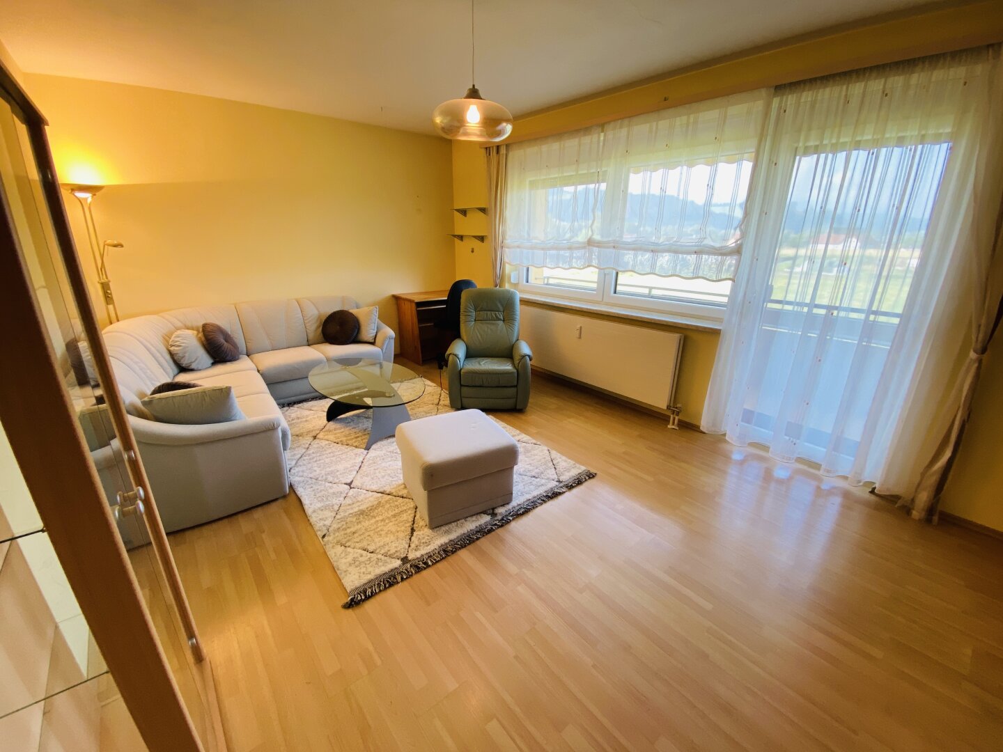 Apfelberg: Helle 2 Zimmer Mietwohnung mit 2 Loggia in ruhiger Lage